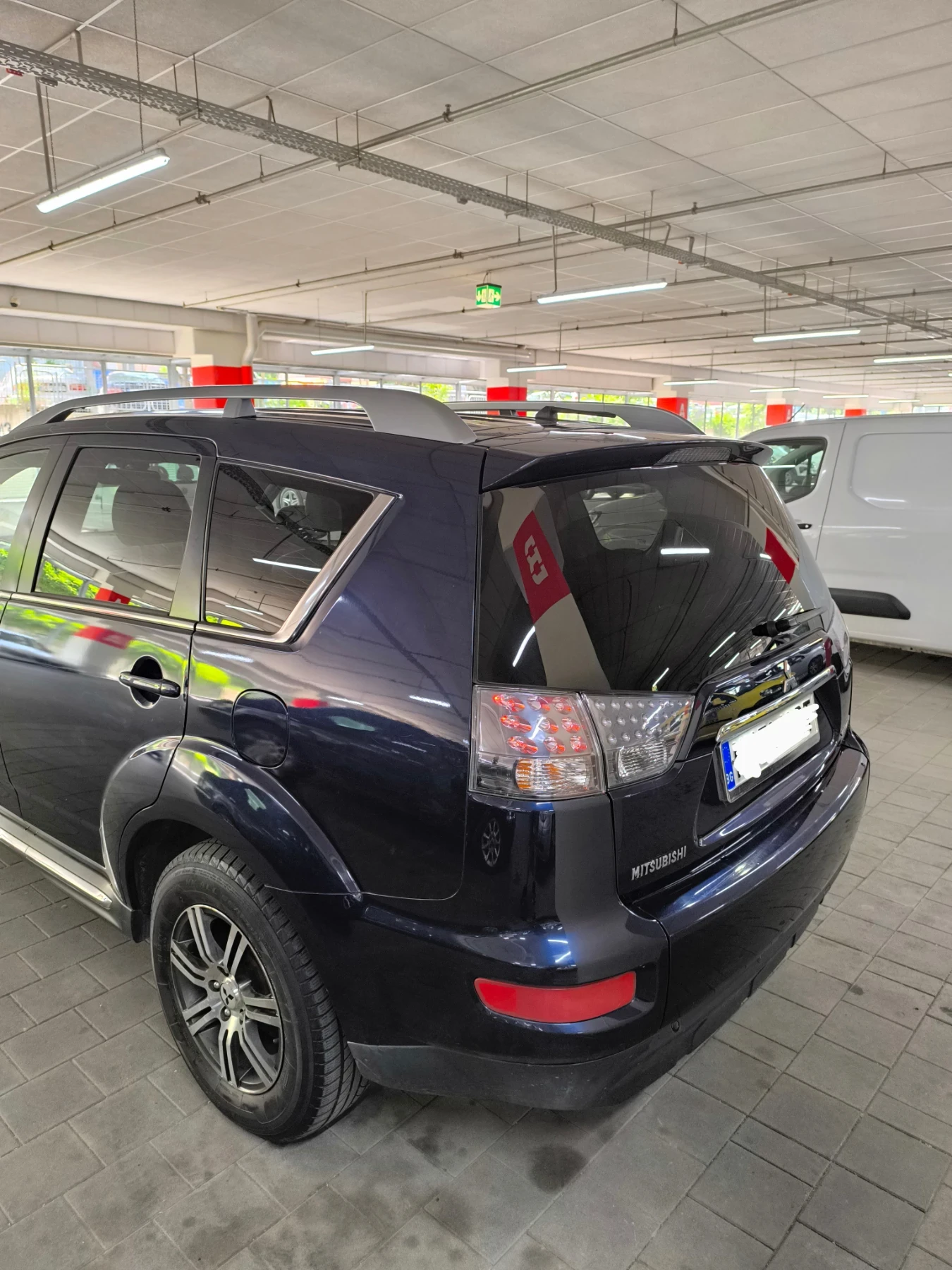Mitsubishi Outlander 2.0d 6 ск. - изображение 5