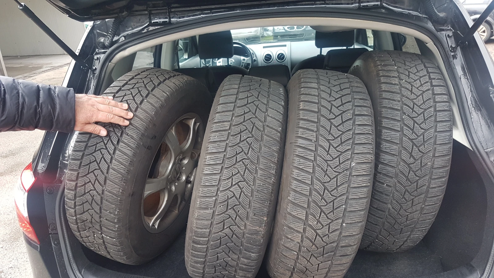 Nissan Qashqai 2.0iAVTOMAT 4X4, снимка 13 - Автомобили и джипове - 53718646