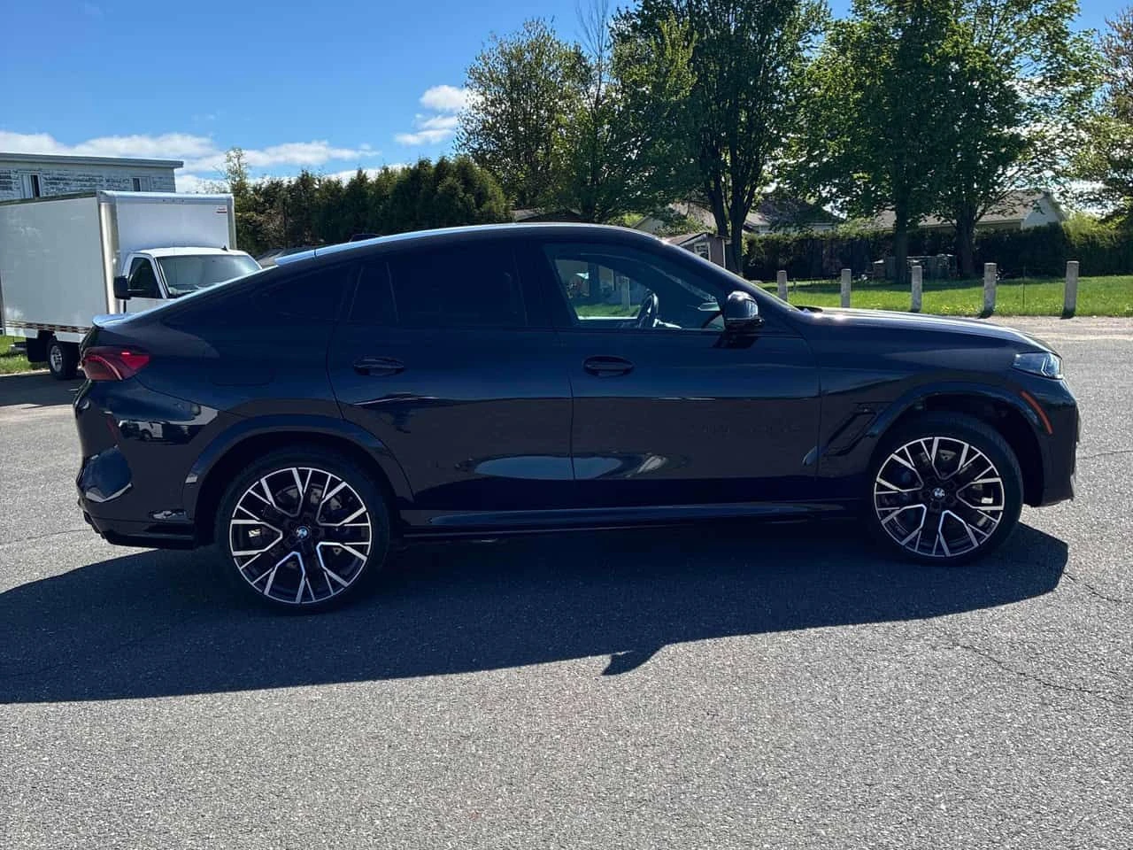 BMW X6 M COMPETITION| SKY LOUNGE| HARMAN KARDON| 2 КЛЮЧА|, снимка 3 - Автомобили и джипове - 54641027