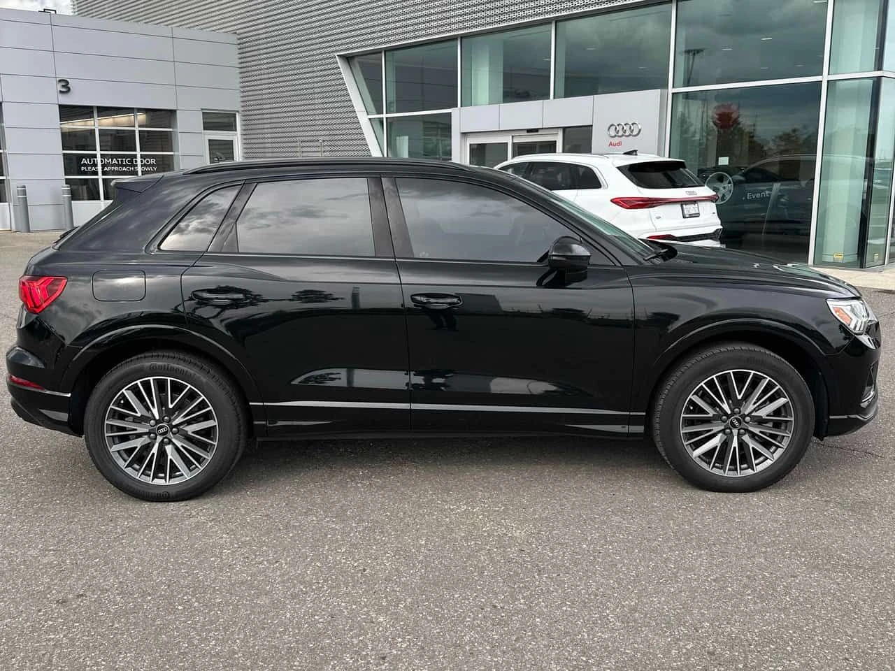 Audi Q3 * 45 TFSI quattro * CARFAX * ЦЕНА ДО БГ, снимка 4 - Автомобили и джипове - 55071872