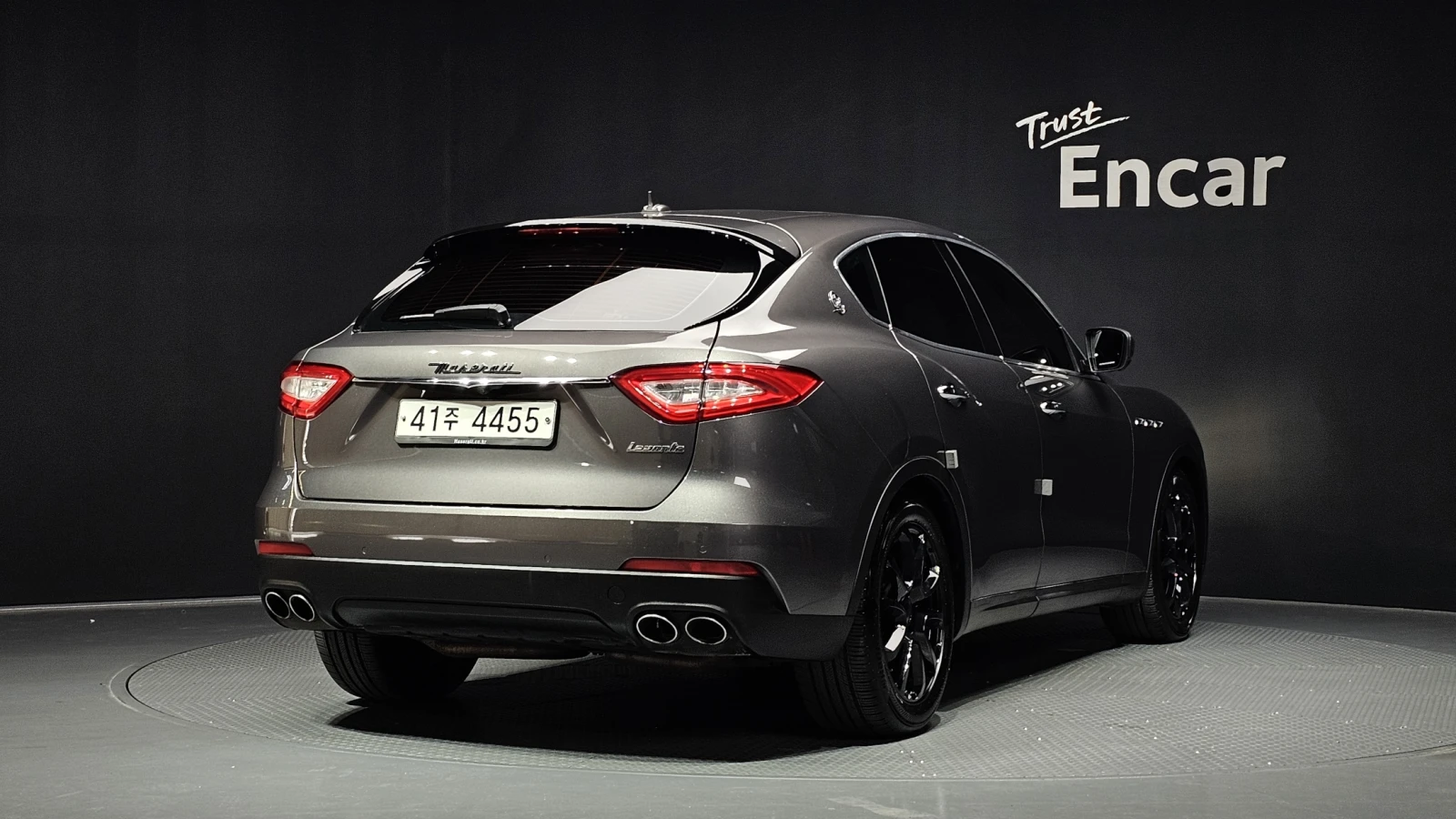 Maserati Levante 3.0d* BLIND SPOT* ЕЛ. БАГАЖНИК* ЛЮК* КРАЙНА ЦЕНА, снимка 2 - Автомобили и джипове - 55595228