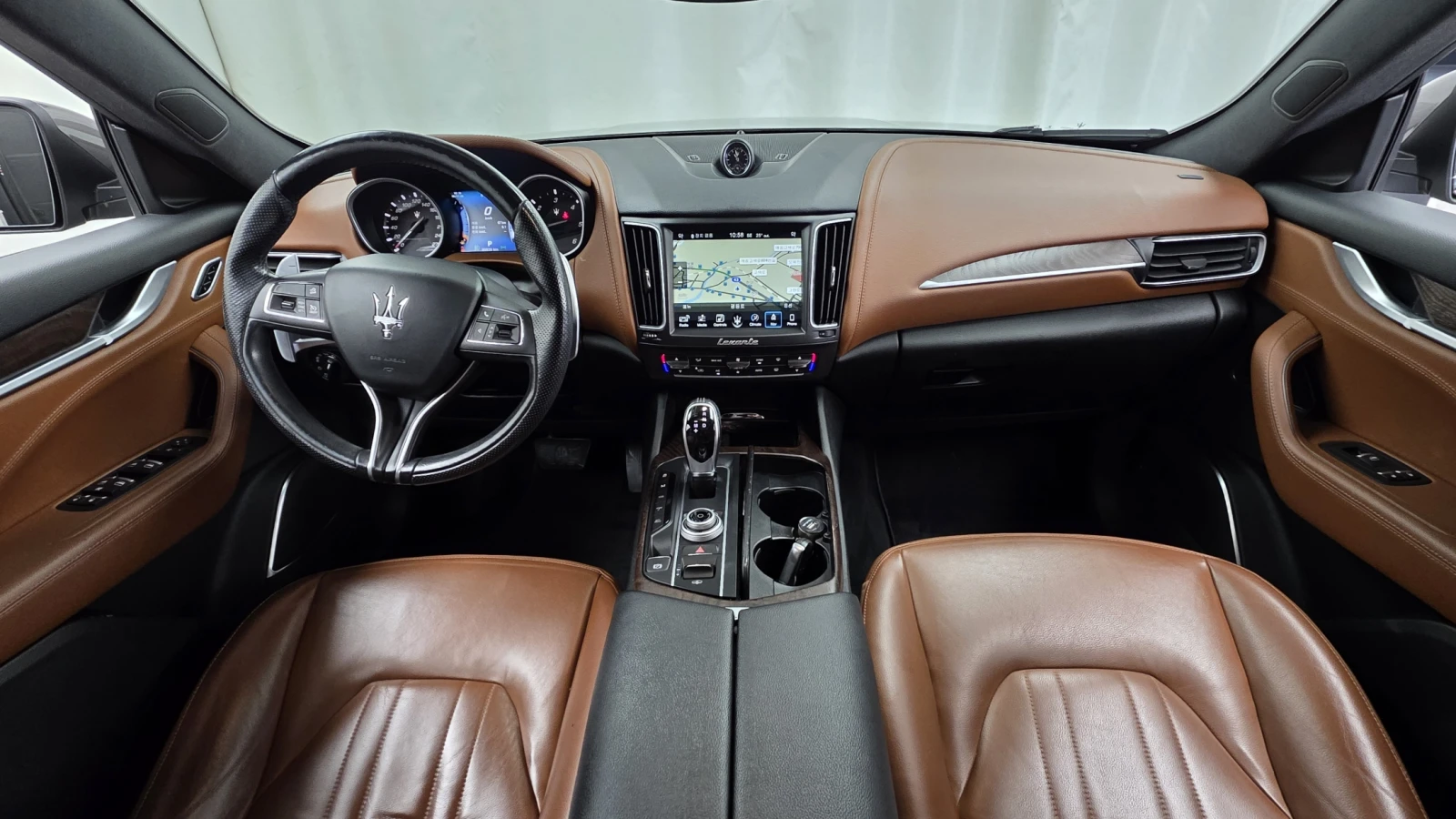 Maserati Levante 3.0d* BLIND SPOT* ЕЛ. БАГАЖНИК* ЛЮК* КРАЙНА ЦЕНА, снимка 7 - Автомобили и джипове - 55595228