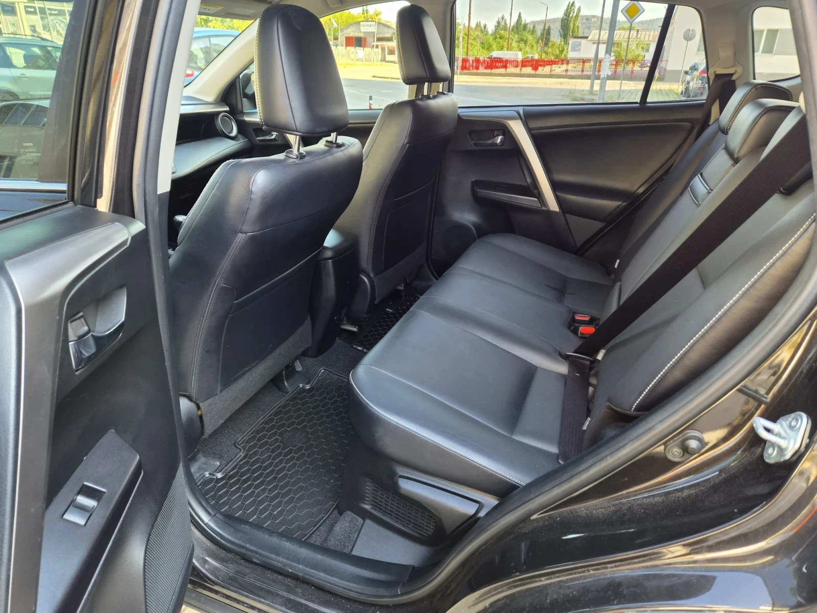 Toyota Rav4 2.5 197k.s HYBRID, снимка 10 - Автомобили и джипове - 55936152
