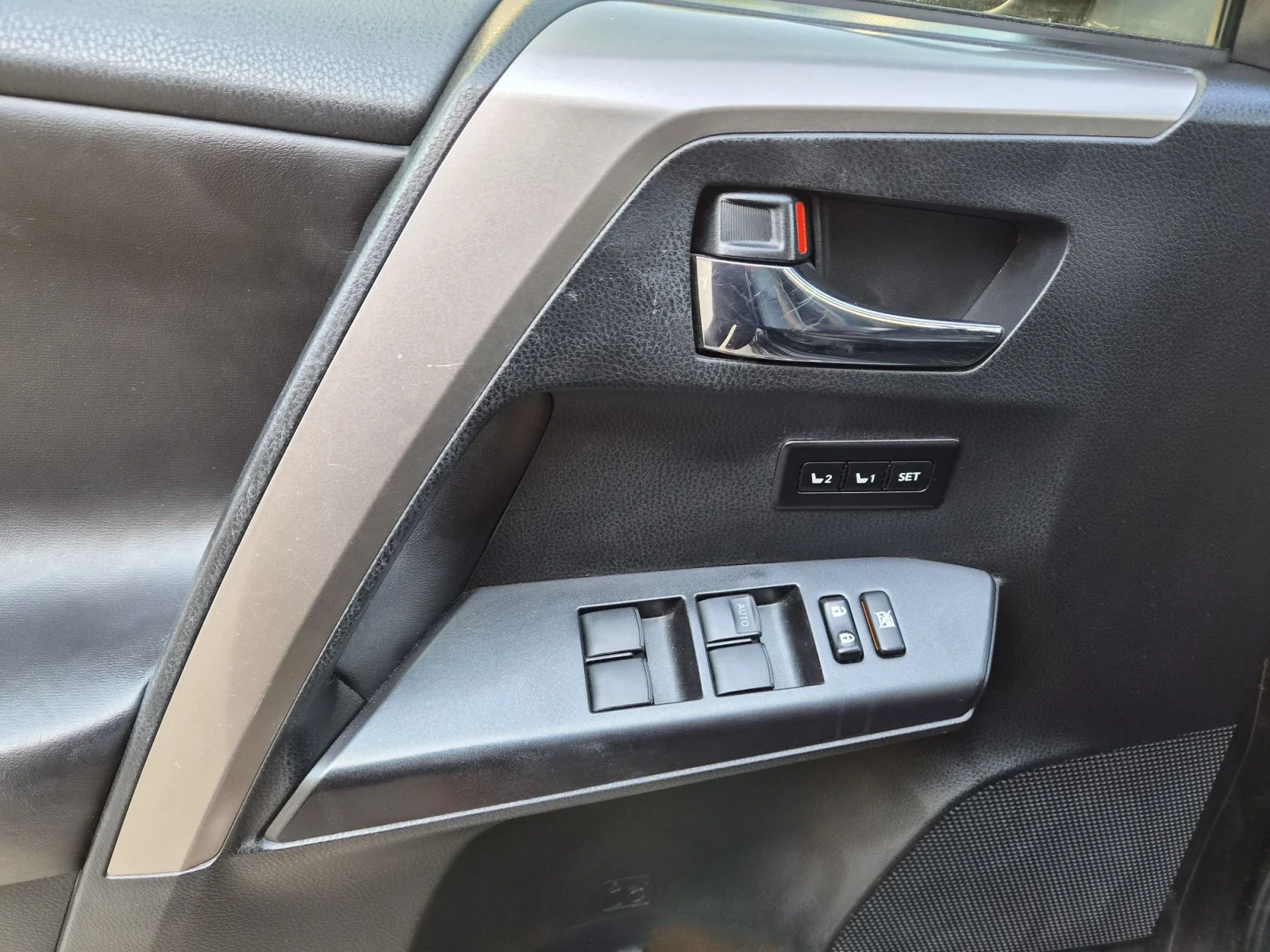 Toyota Rav4 2.5 197k.s HYBRID, снимка 11 - Автомобили и джипове - 55936152
