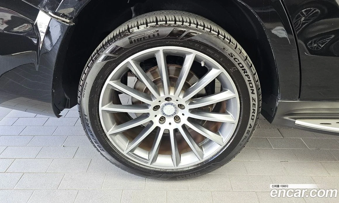 Mercedes-Benz GLS GLS500 4MATIC, снимка 5 - Автомобили и джипове - 56122319