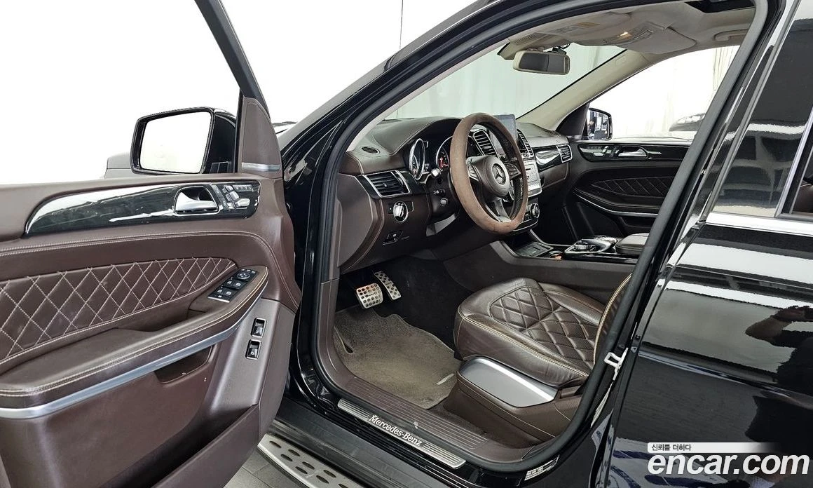 Mercedes-Benz GLS GLS500 4MATIC, снимка 10 - Автомобили и джипове - 56122319