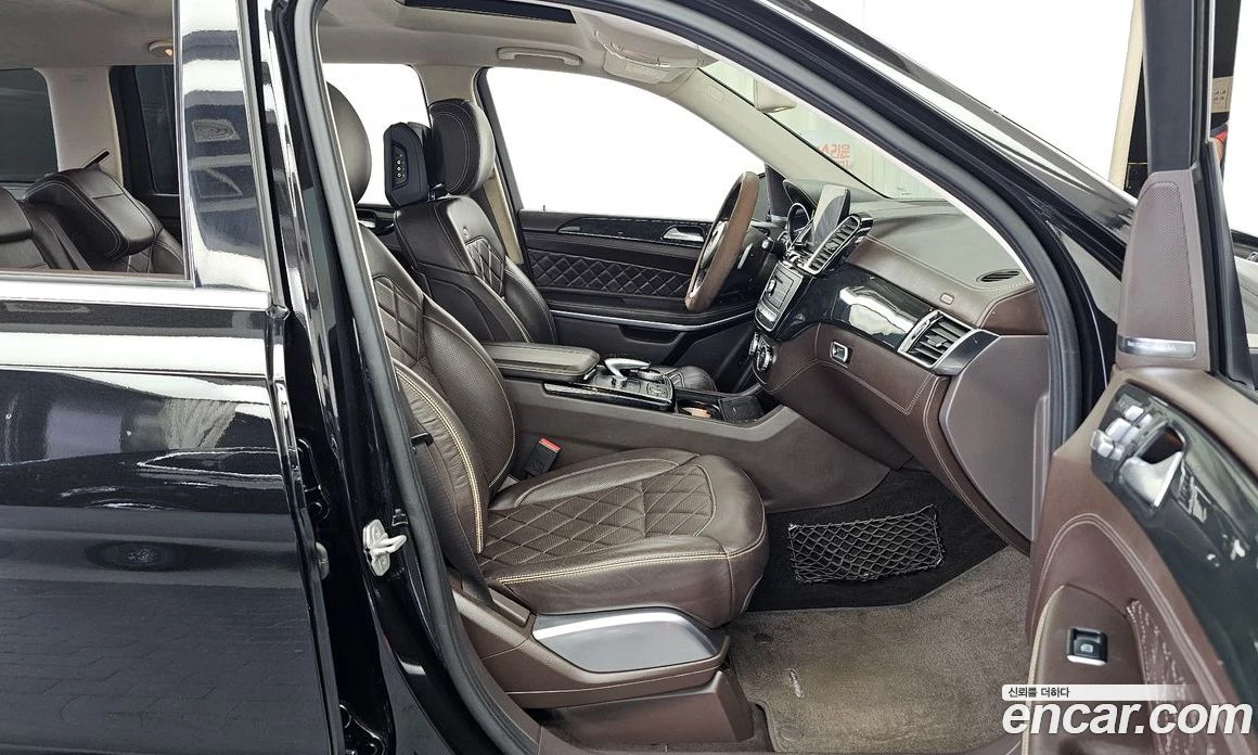 Mercedes-Benz GLS GLS500 4MATIC, снимка 11 - Автомобили и джипове - 56122319