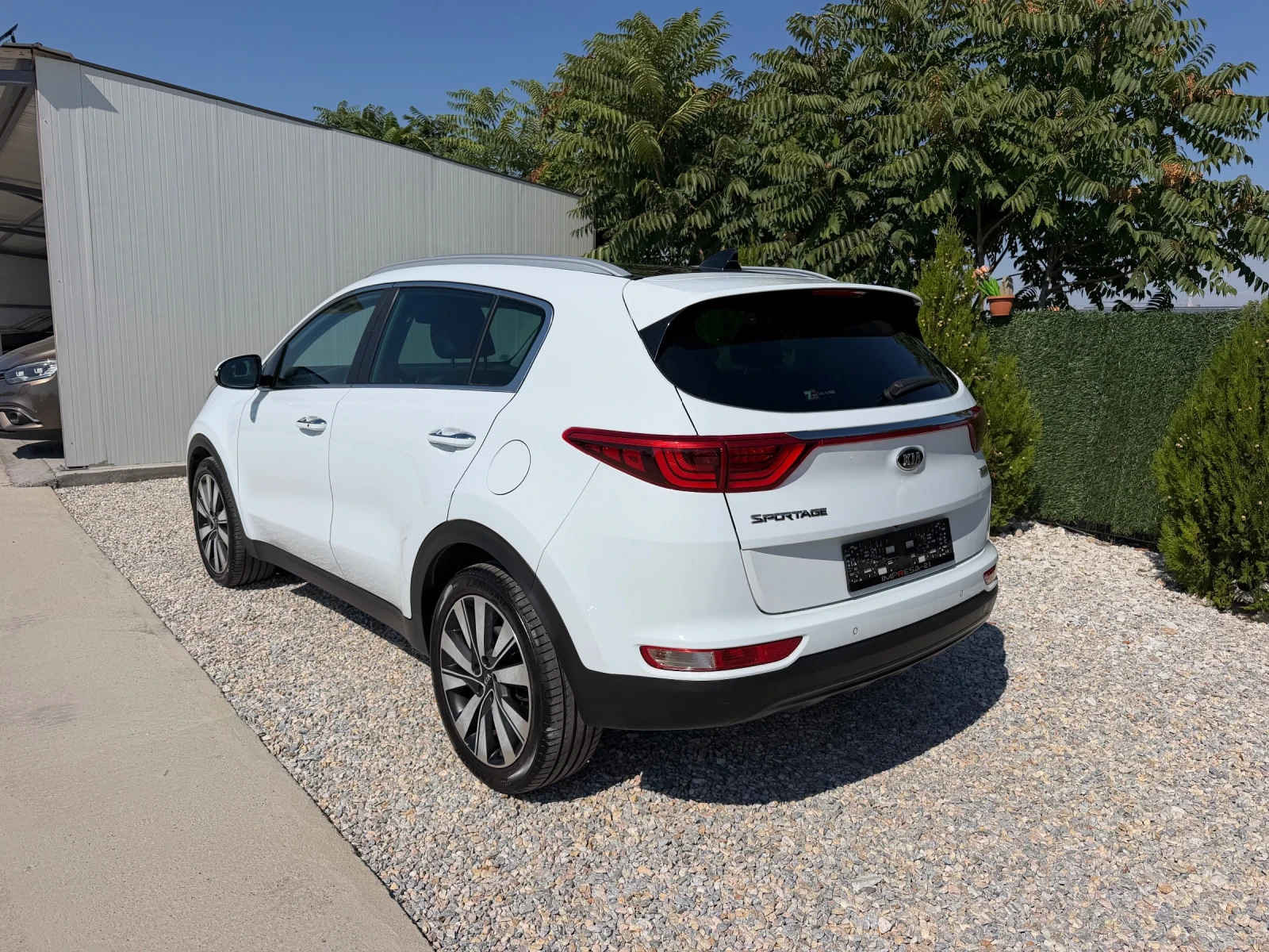 Kia Sportage 1.7d 141kc. Avtomat, panorama, key Less, снимка 4 - Автомобили и джипове - 56168803