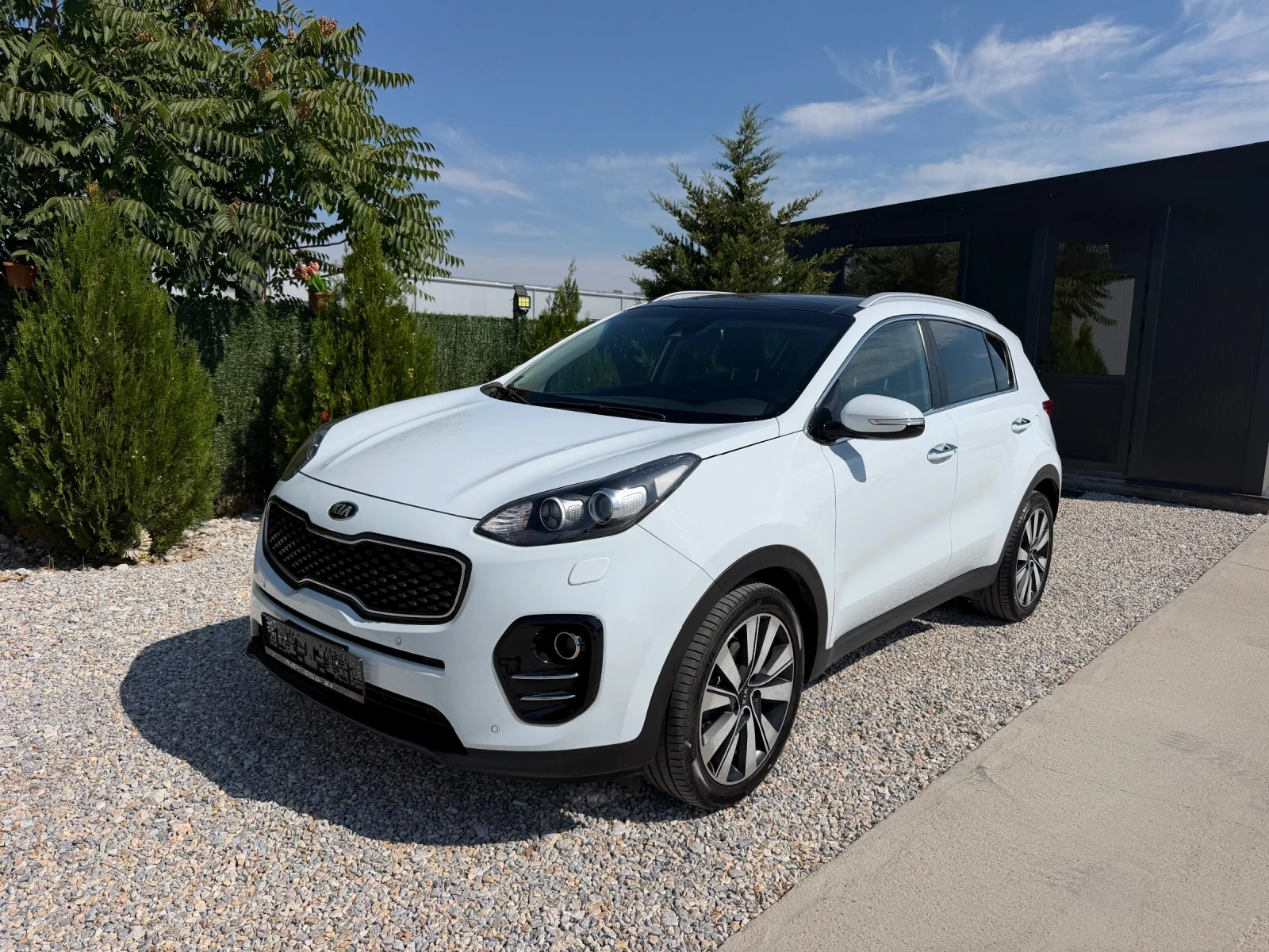Kia Sportage 1.7d 141kc. Avtomat, panorama, key Less
