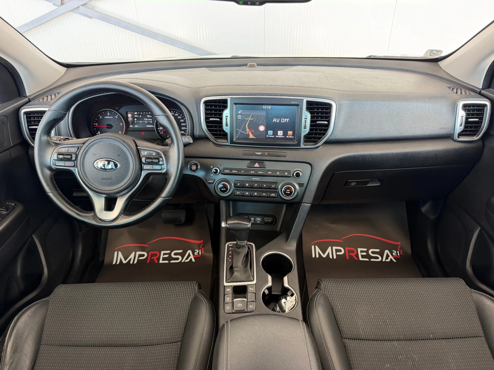 Kia Sportage 1.7d 141kc. Avtomat, panorama, key Less, снимка 9 - Автомобили и джипове - 56168803