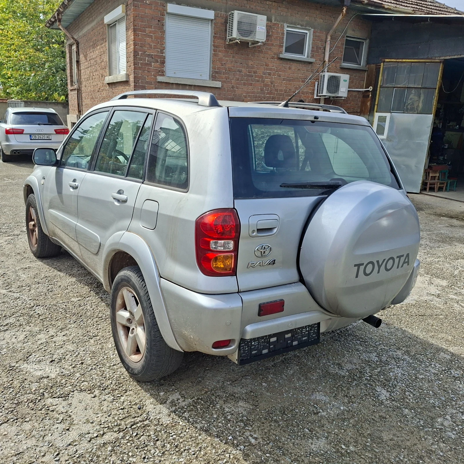 Toyota Rav4 20 D4D, снимка 5 - Автомобили и джипове - 56503895