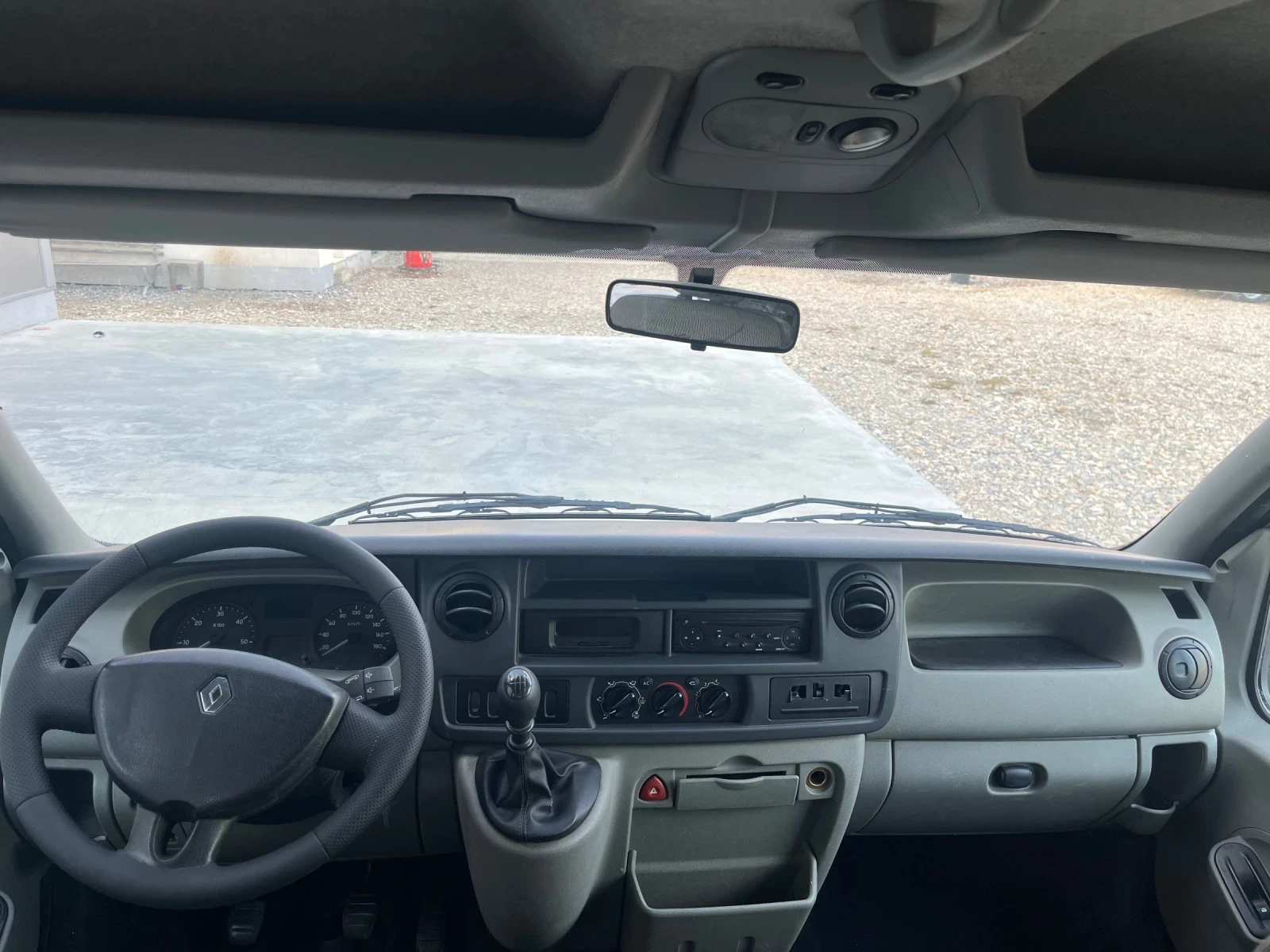 Renault Master 2.5 клима/7 места, снимка 9 - Бусове и автобуси - 56424025