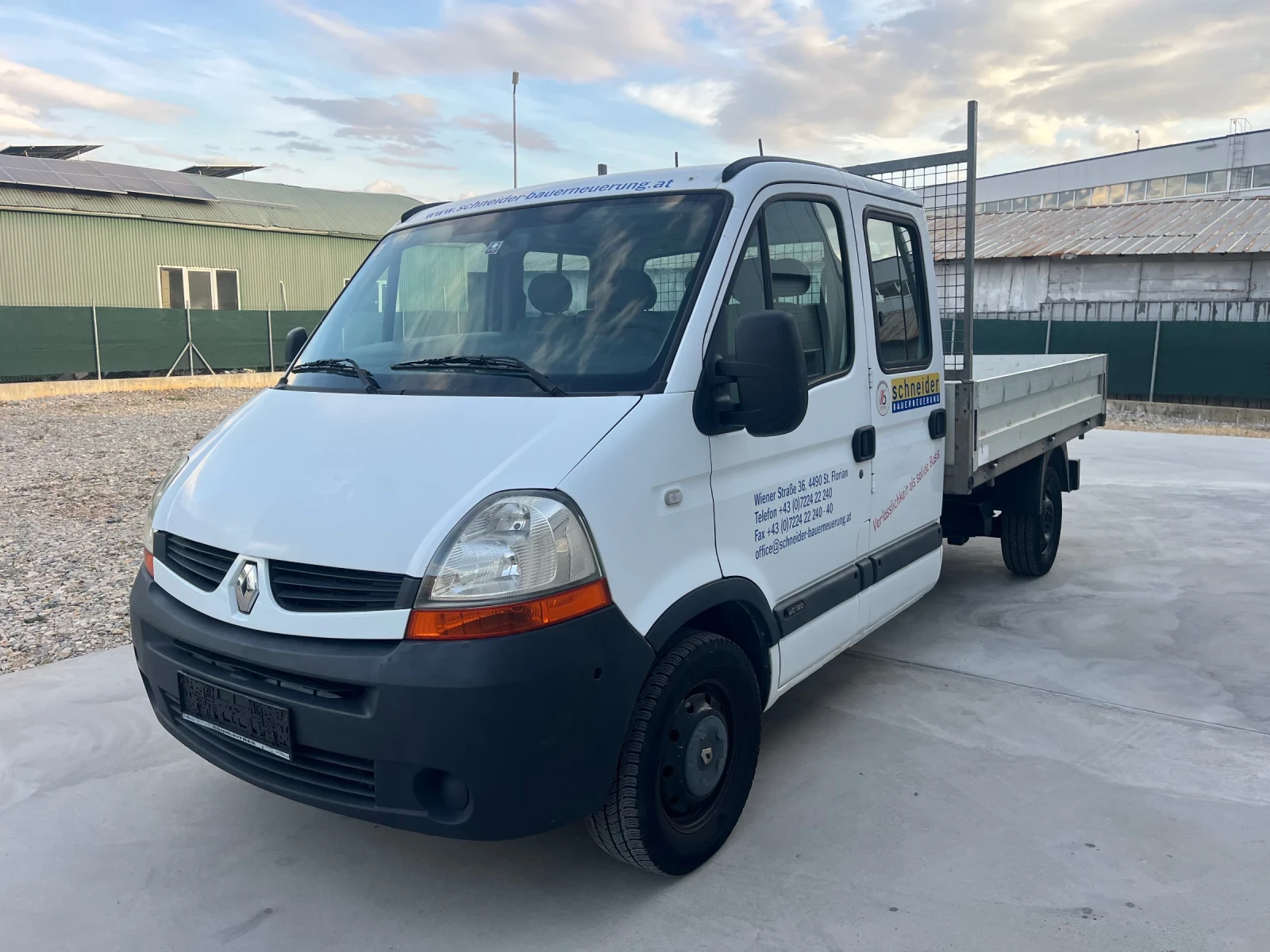 Renault Master 2.5 клима/7 места, снимка 2 - Бусове и автобуси - 56424025
