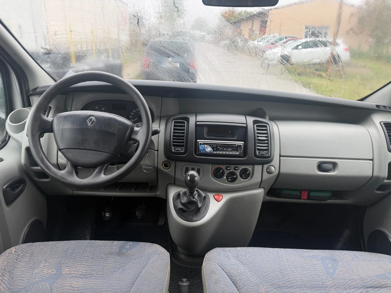 Renault Trafic 1.9DCI 101кс, снимка 14 - Бусове и автобуси - 56705921