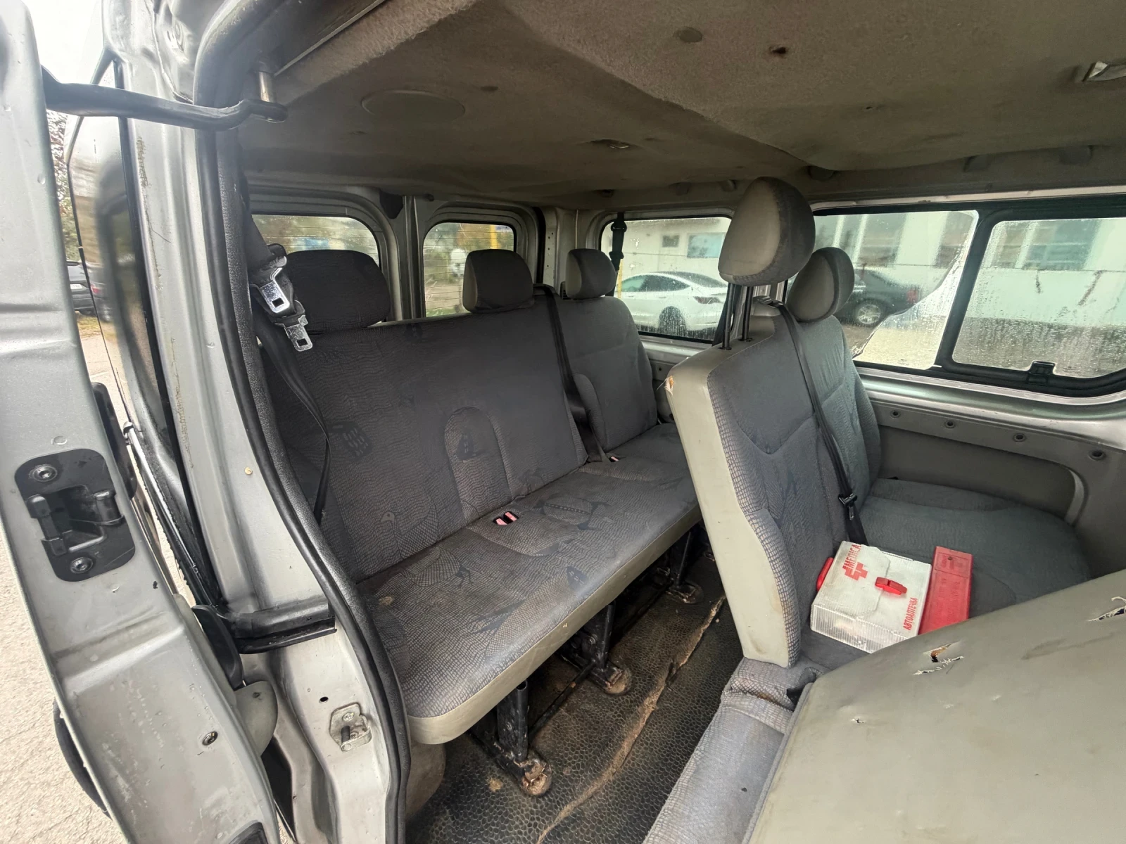 Renault Trafic 1.9DCI 101кс, снимка 10 - Бусове и автобуси - 56705921