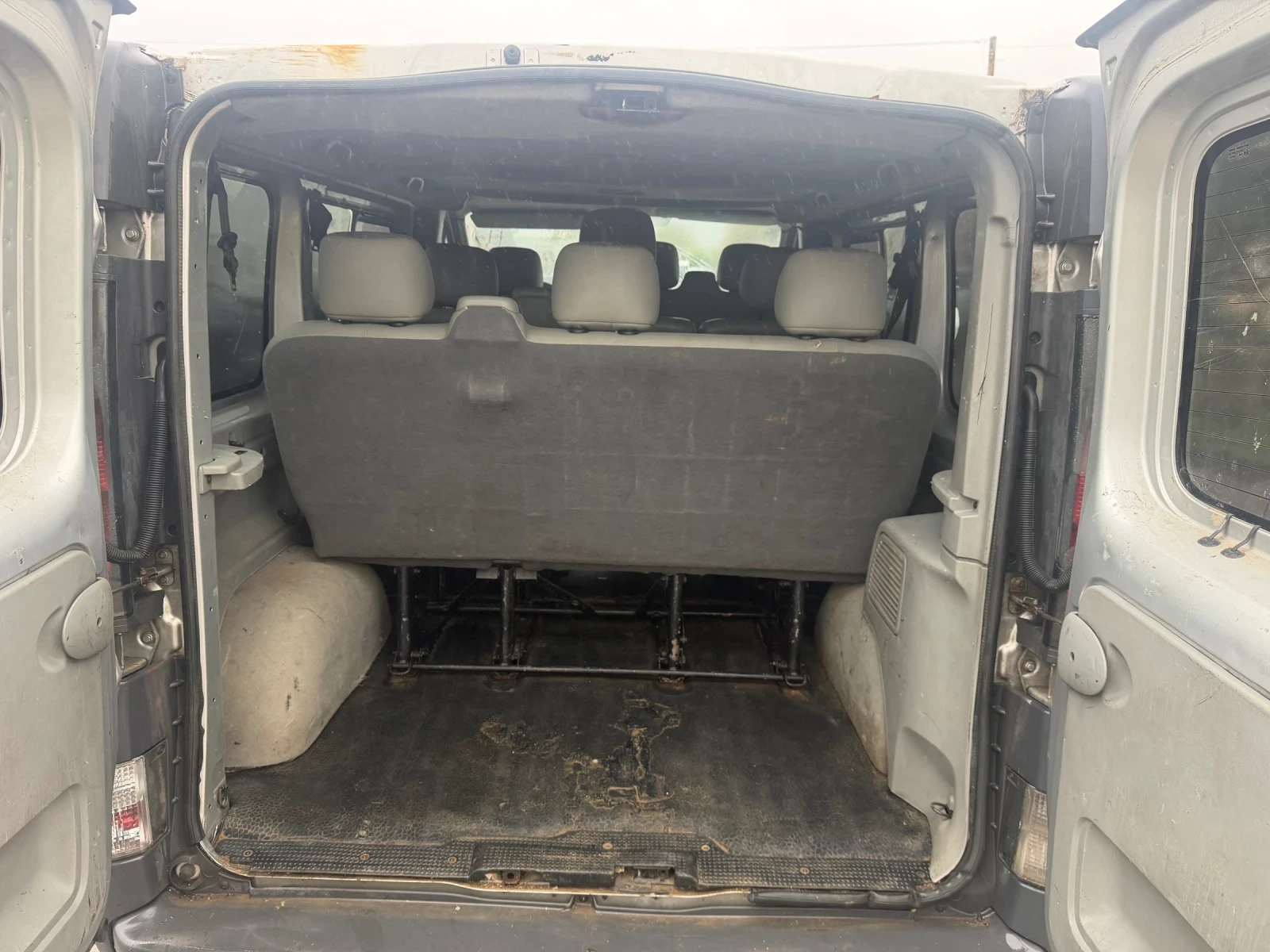 Renault Trafic 1.9DCI 101кс, снимка 7 - Бусове и автобуси - 56705921