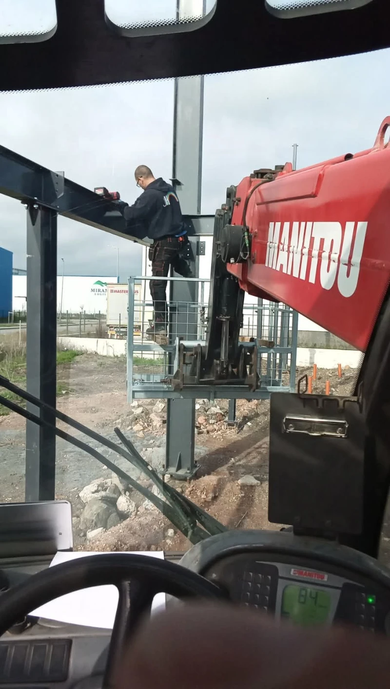 Телескопични товарачи Manitou MRT 2540, снимка 12 - Индустриална техника - 52375822