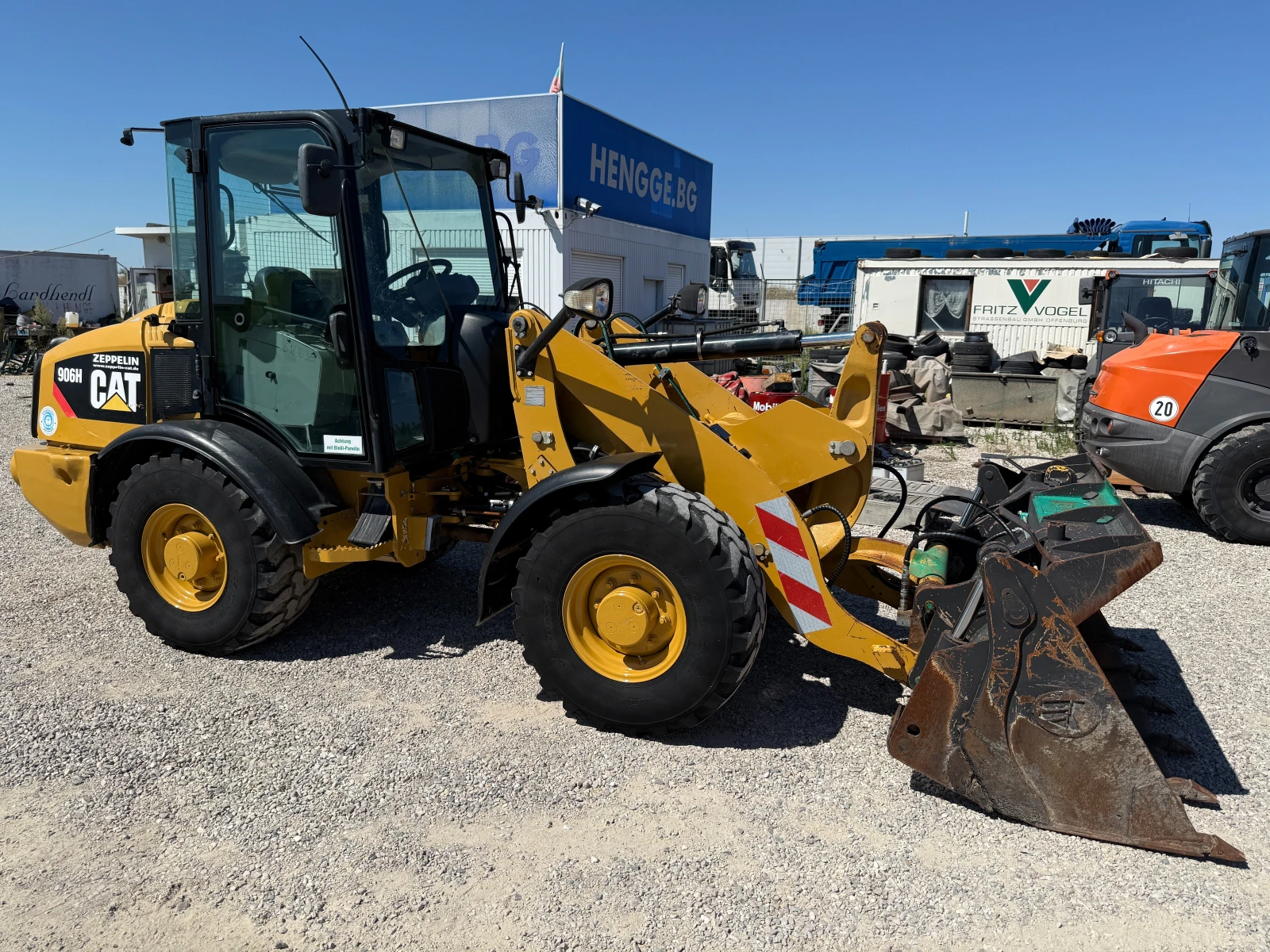   Caterpillar 906H | Mobile.bg   14