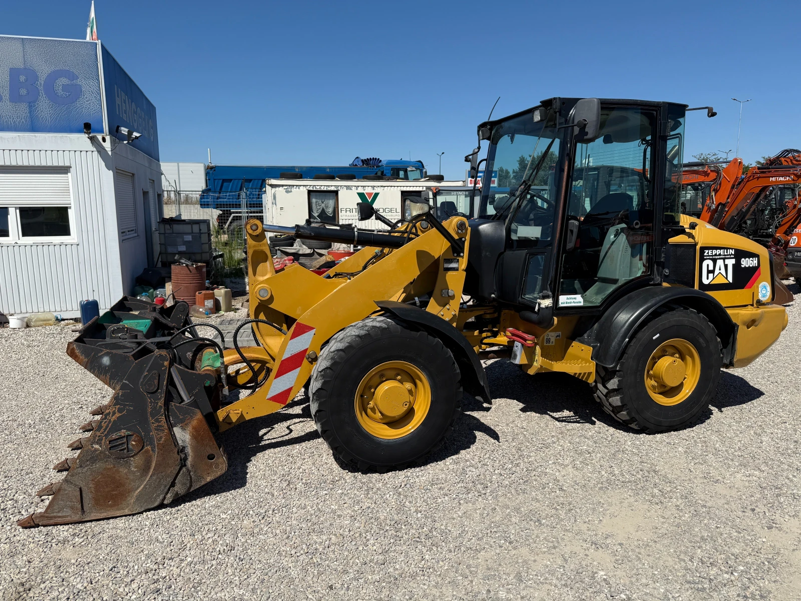 Челен товарач Caterpillar 906H - изображение 6