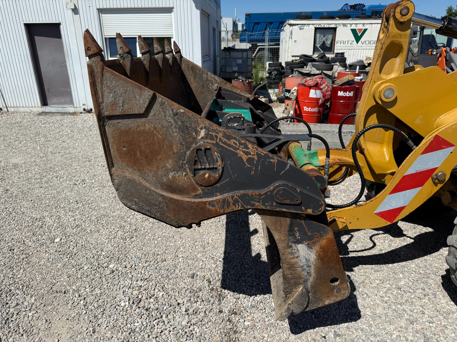 Челен товарач Caterpillar 906H - изображение 9