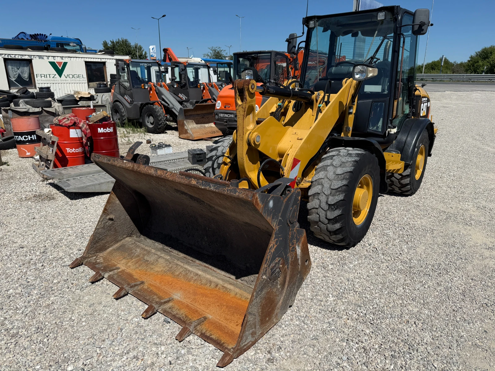 Челен товарач Caterpillar 906H - изображение 8