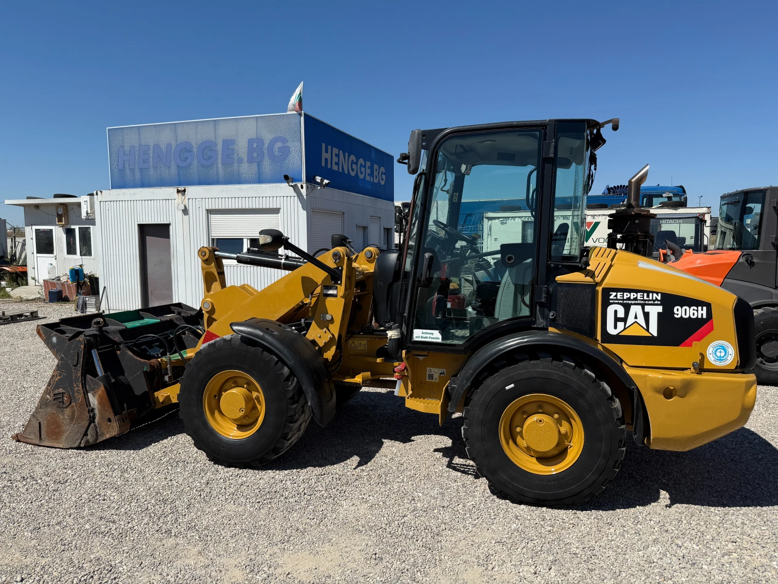 Челен товарач Caterpillar 906H - изображение 2