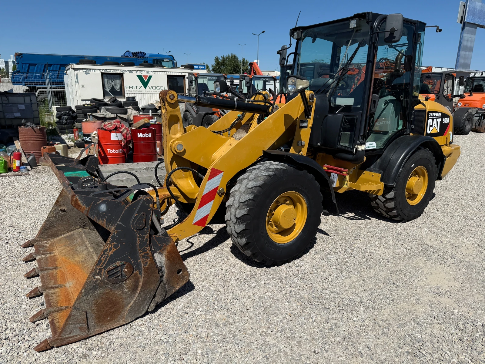 Челен товарач Caterpillar 906H - изображение 7