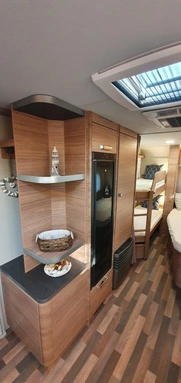 Каравана Weinsberg CARAONE 550UK, снимка 8 - Каравани и кемпери - 56114189
