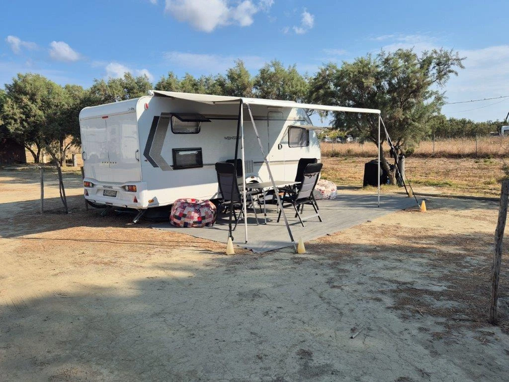 Каравана Weinsberg CARAONE 550UK, снимка 12 - Каравани и кемпери - 56114189