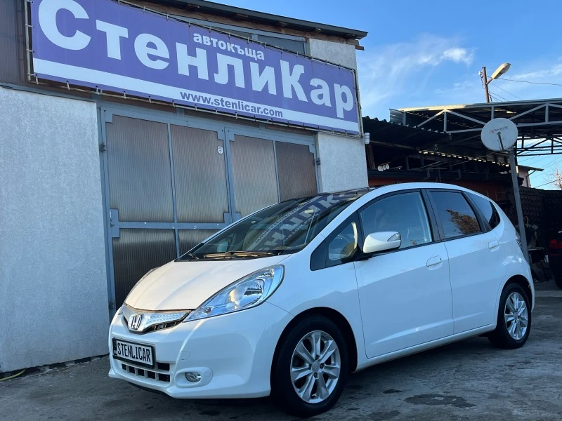 Honda Jazz  Facelift Automat, снимка 1 - Автомобили и джипове - 43629541