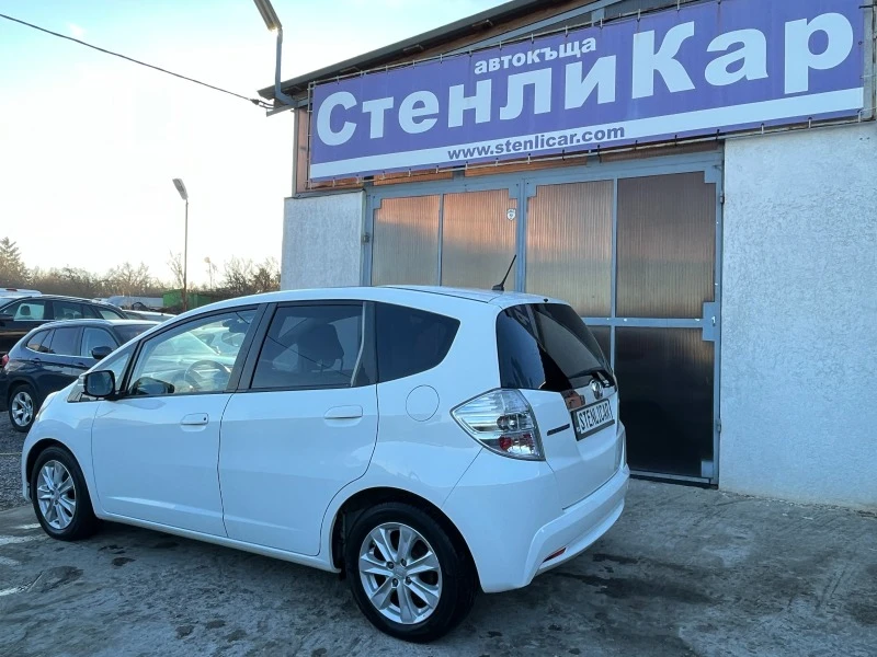 Honda Jazz  Facelift Automat, снимка 2 - Автомобили и джипове - 43629541