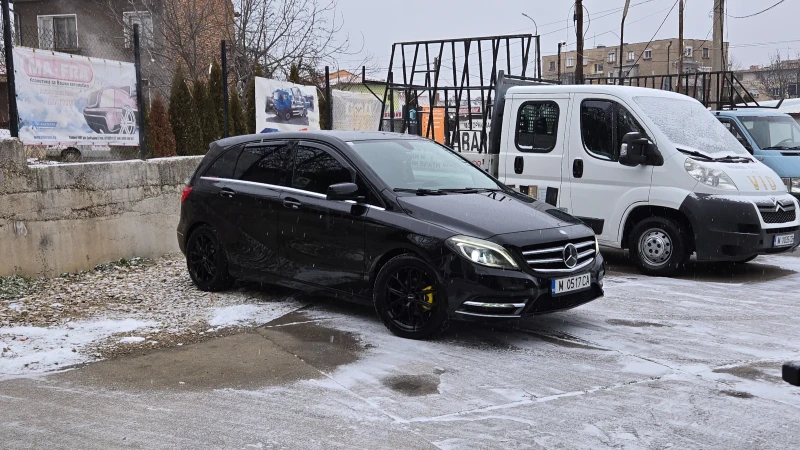 Mercedes-Benz B 180, снимка 1 - Автомобили и джипове - 49513384