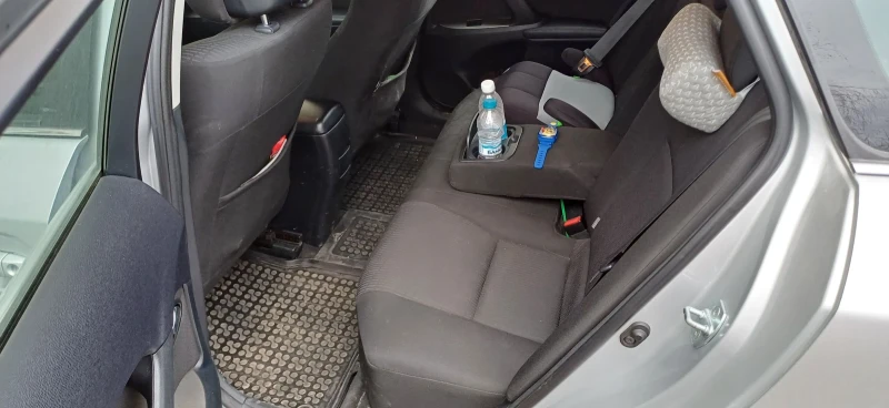 Toyota Avensis 1.8 147 vvti, снимка 4 - Автомобили и джипове - 52380891