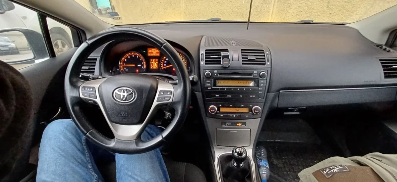 Toyota Avensis 1.8 147 vvti, снимка 12 - Автомобили и джипове - 52380891
