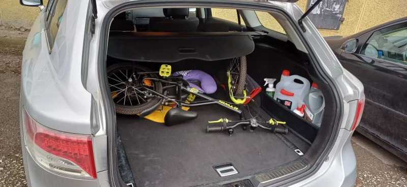 Toyota Avensis 1.8 147 vvti, снимка 6 - Автомобили и джипове - 52380891