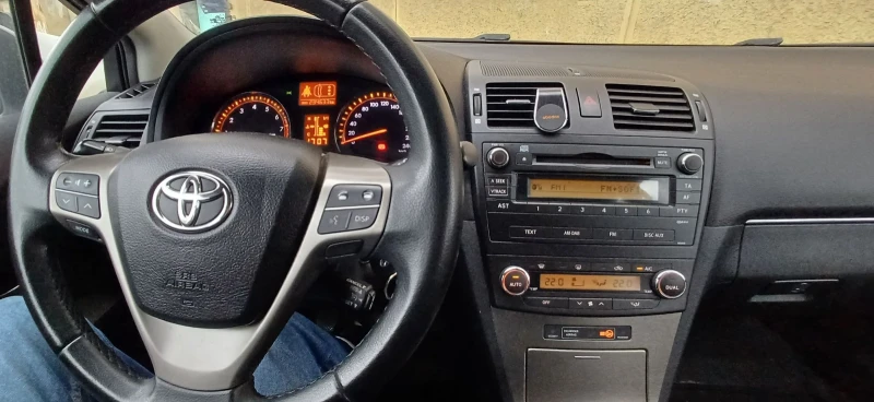 Toyota Avensis 1.8 147 vvti, снимка 11 - Автомобили и джипове - 52380891