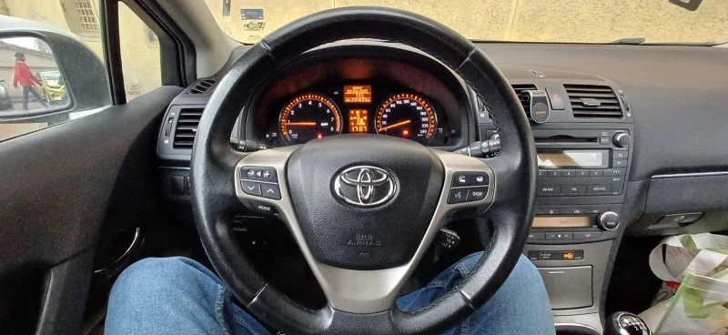 Toyota Avensis 1.8 147 vvti, снимка 13 - Автомобили и джипове - 52380891
