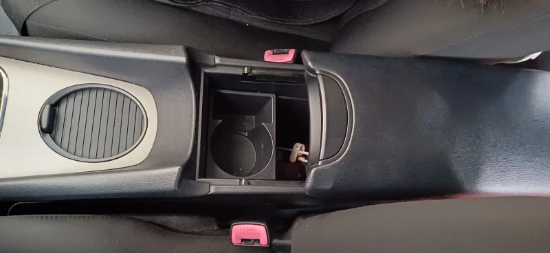 Toyota Avensis 1.8 147 vvti, снимка 8 - Автомобили и джипове - 52380891