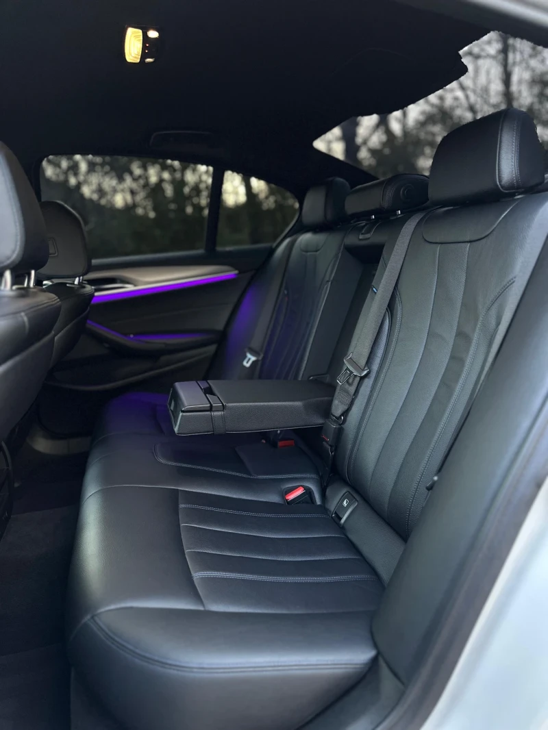 BMW 540 MPack* HeadUp* XDrive* Distronic* Memory* Ambient, снимка 9 - Автомобили и джипове - 52529012