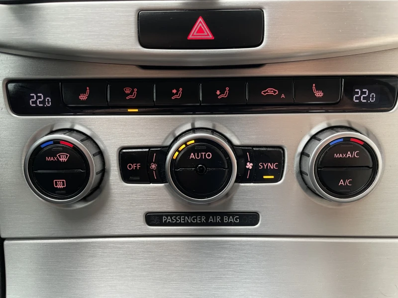 VW Passat 2.0TDI/4 Motion/Highline/+ 18ки джанти и летни гум, снимка 13 - Автомобили и джипове - 52632802