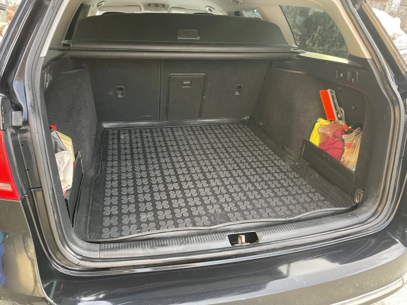 VW Passat 2.0TDI/4 Motion/Highline/+ 18ки джанти и летни гум, снимка 11 - Автомобили и джипове - 52632802