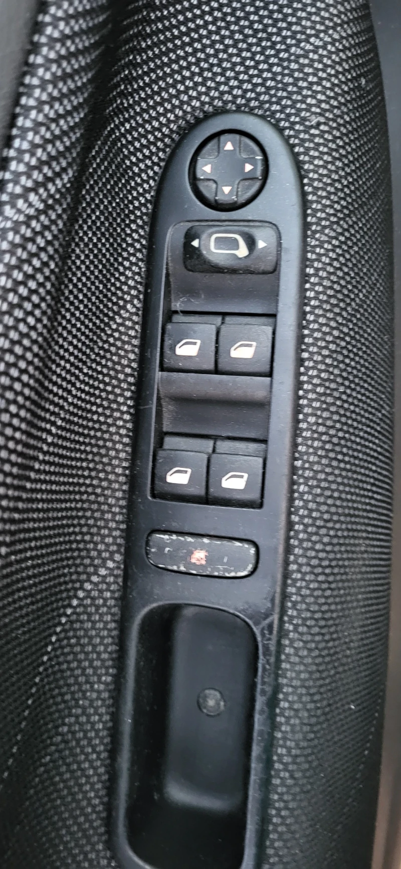 Peugeot 207, снимка 11 - Автомобили и джипове - 53245659