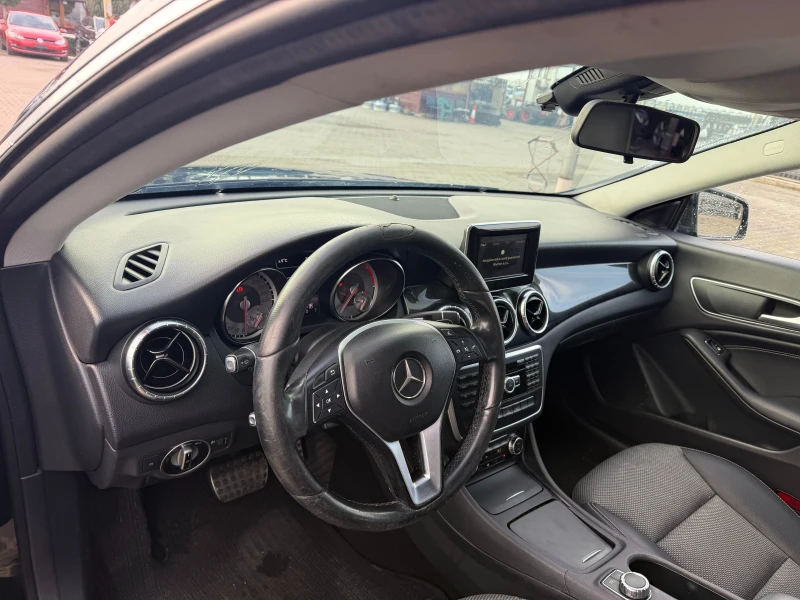 Mercedes-Benz CLA 200 CDI AVTOMAT/NAVI/KOJA EURO 5, снимка 11 - Автомобили и джипове - 53353959