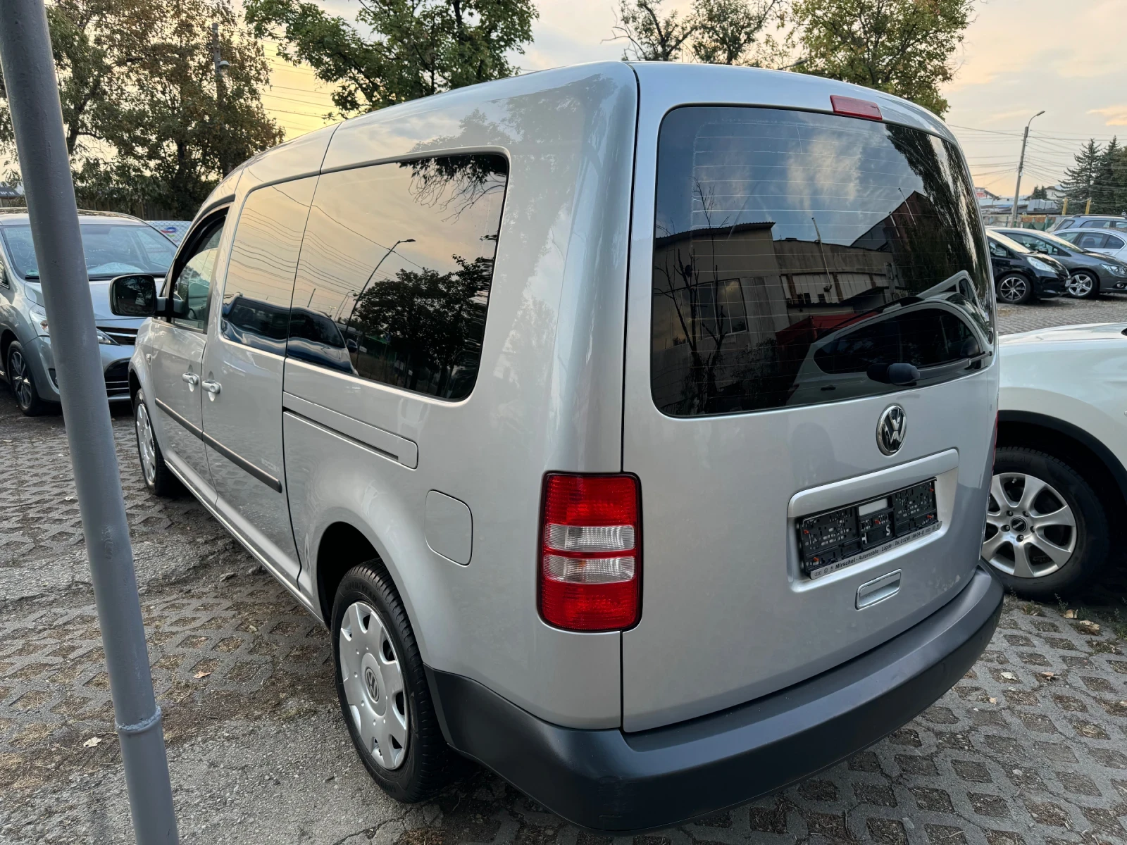 VW Caddy 1.6TDI MAXI - изображение 7