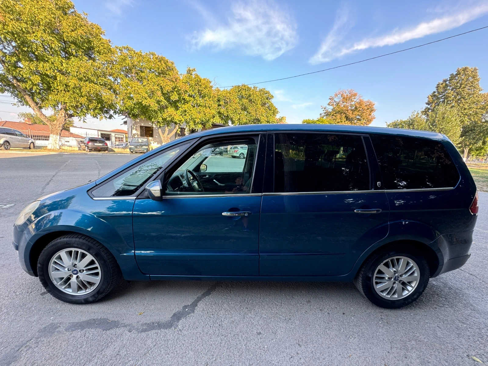 Ford Galaxy 2.0TDI 7 МЕСТА GHIA - изображение 8