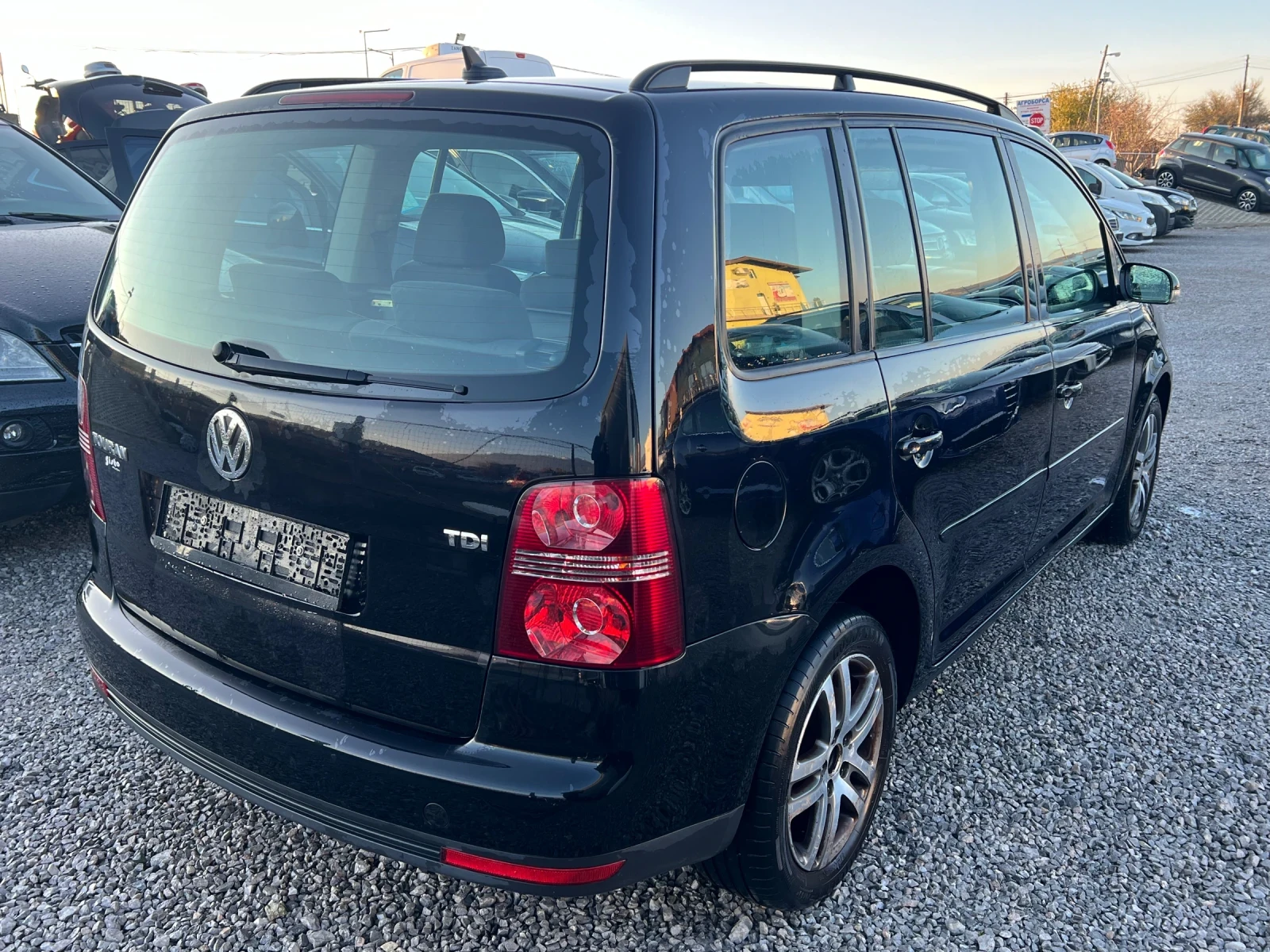 VW Touran 1.9/7 места/7 скорости /автомат - изображение 6