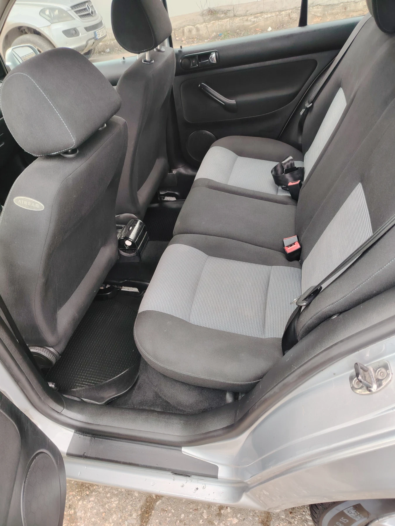 VW Golf  - изображение 10