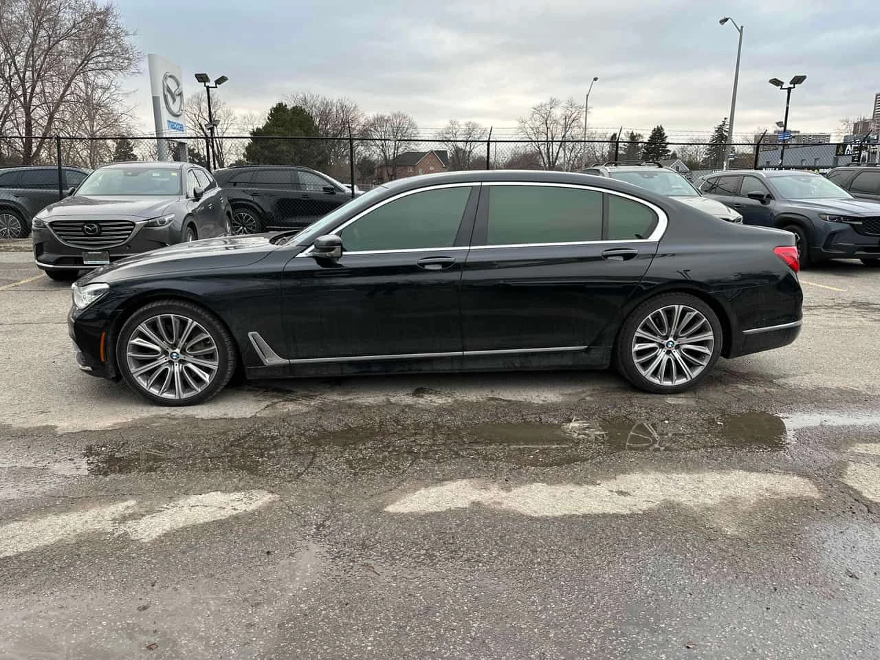 BMW 750 4dr Sdn xDrive/ОБДУХВАНЕ/360 CAM/АМБИЕНТНО, снимка 3 - Автомобили и джипове - 53819611