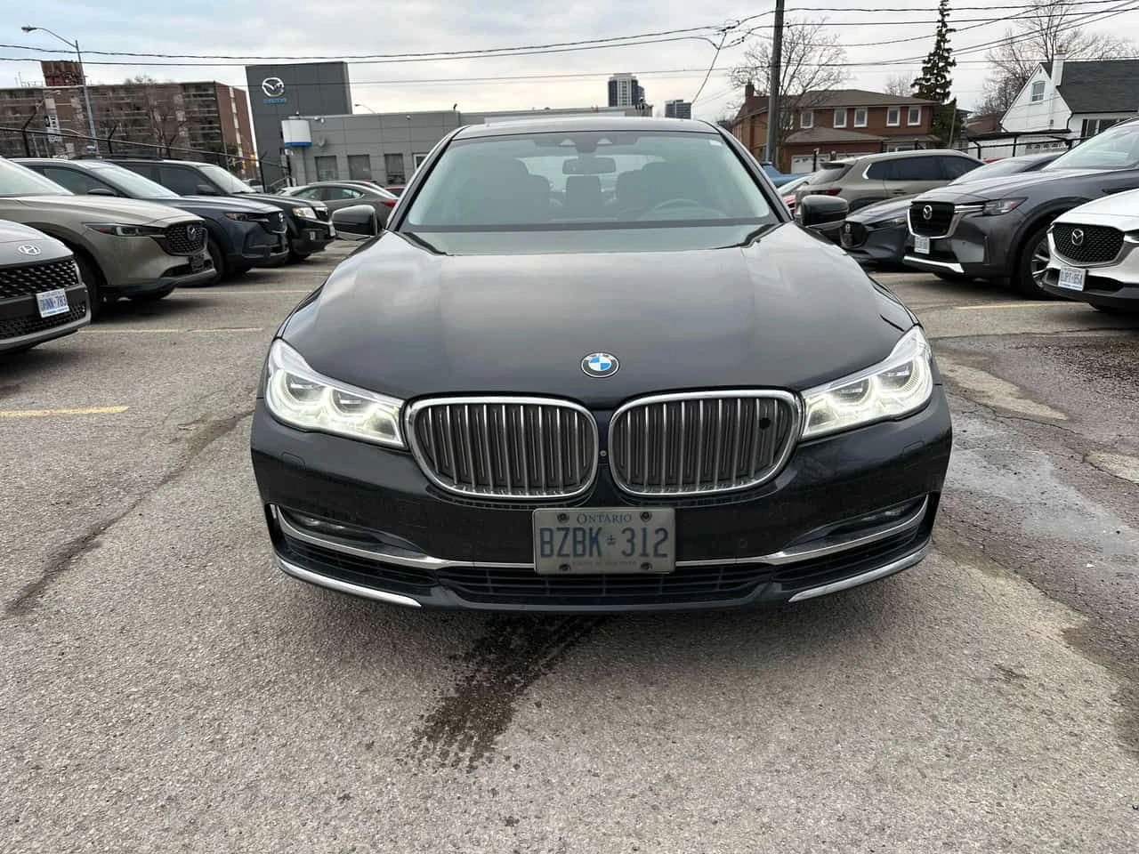 BMW 750 4dr Sdn xDrive/ОБДУХВАНЕ/360 CAM/АМБИЕНТНО, снимка 2 - Автомобили и джипове - 53819611