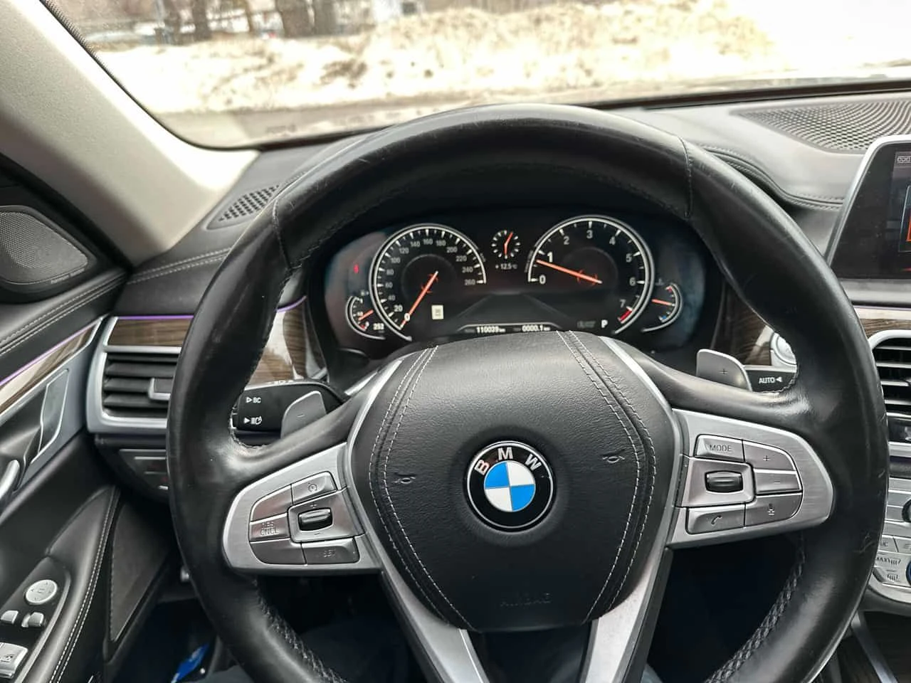 BMW 750 4dr Sdn xDrive/ОБДУХВАНЕ/360 CAM/АМБИЕНТНО, снимка 8 - Автомобили и джипове - 53819611